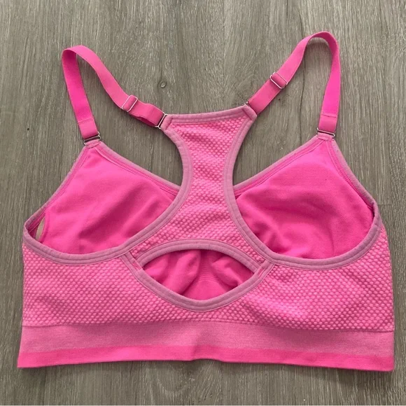 💎 (4/$30) Sz M Victoria Secret Sport Bra - Picture 4 of 8